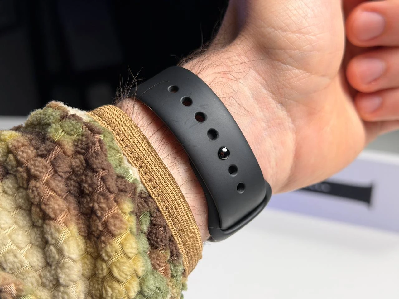 ВЖИВАНИЙ Б/У Apple Watch Series 10 GPS 42mm Jet Black Aluminum Case with Black Sport Band - S/M (MWWE3) - Состояние: хороший | Аккумулятор: 100% | Комплектация: полный | Гарантия: 3 мес.