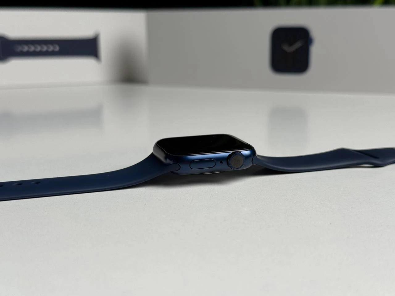 ВЖИВАНИЙ Б/У Apple Watch Series 6 GPS 40mm Blue Aluminium Case with Deep Navy Sport Band (MG143) - Состояние: хороший | Аккумулятор: 100% | Комплектация: полный | Гарантия: 3 мес.