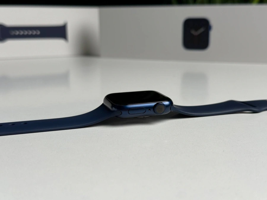 ВЖИВАНИЙ Б/У Apple Watch Series 6 GPS 40mm Blue Aluminium Case with Deep Navy Sport Band (MG143) - Состояние: хороший | Аккумулятор: 100% | Комплектация: полный | Гарантия: 3 мес.