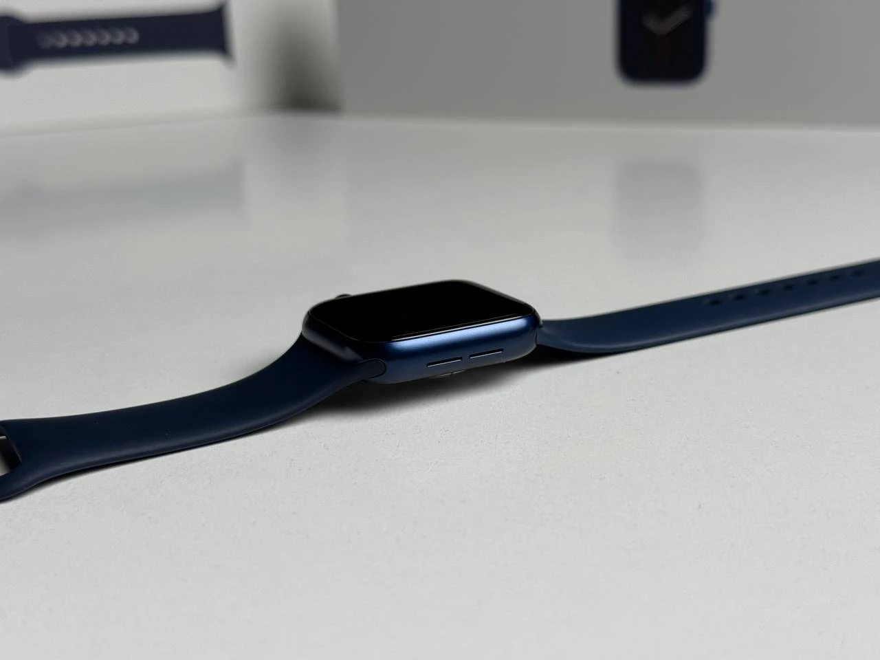 ВЖИВАНИЙ Б/У Apple Watch Series 6 GPS 40mm Blue Aluminium Case with Deep Navy Sport Band (MG143) - Состояние: хороший | Аккумулятор: 100% | Комплектация: полный | Гарантия: 3 мес.