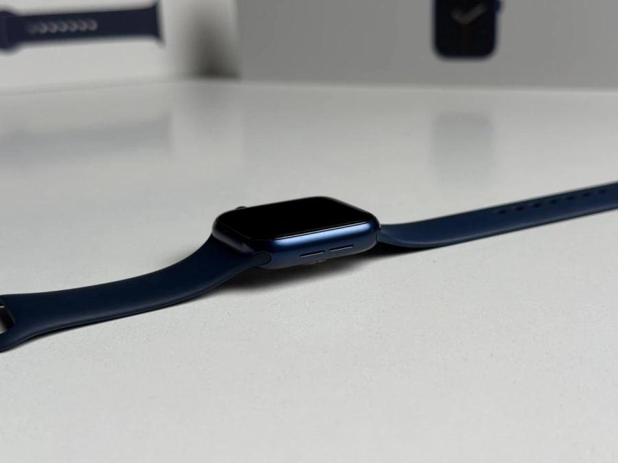 ВЖИВАНИЙ Б/У Apple Watch Series 6 GPS 40mm Blue Aluminium Case with Deep Navy Sport Band (MG143) - Состояние: хороший | Аккумулятор: 100% | Комплектация: полный | Гарантия: 3 мес.