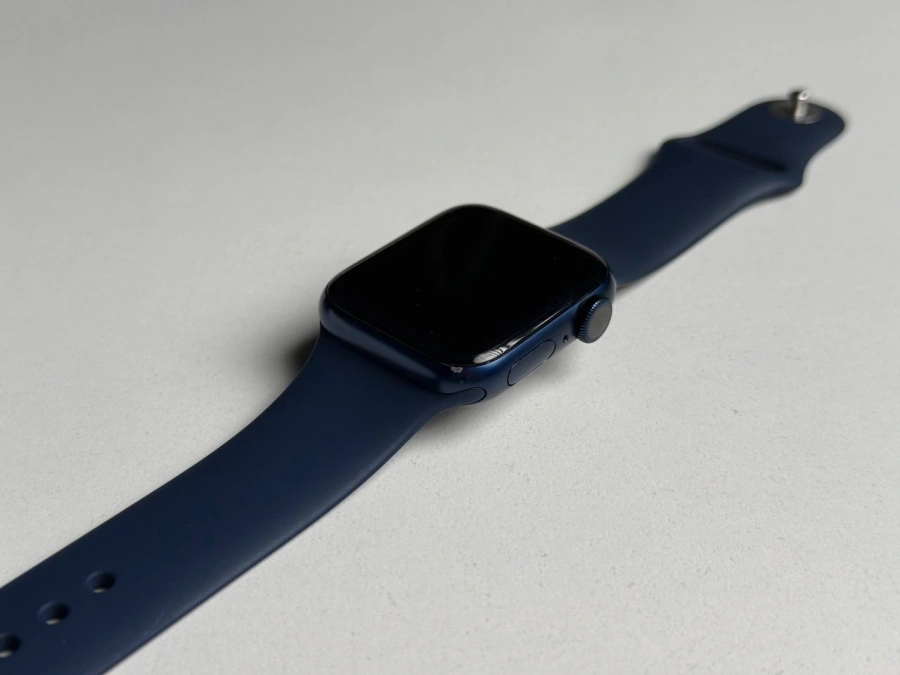 ВЖИВАНИЙ Б/У Apple Watch Series 6 GPS 40mm Blue Aluminium Case with Deep Navy Sport Band (MG143) - Состояние: хороший | Аккумулятор: 100% | Комплектация: полный | Гарантия: 3 мес.