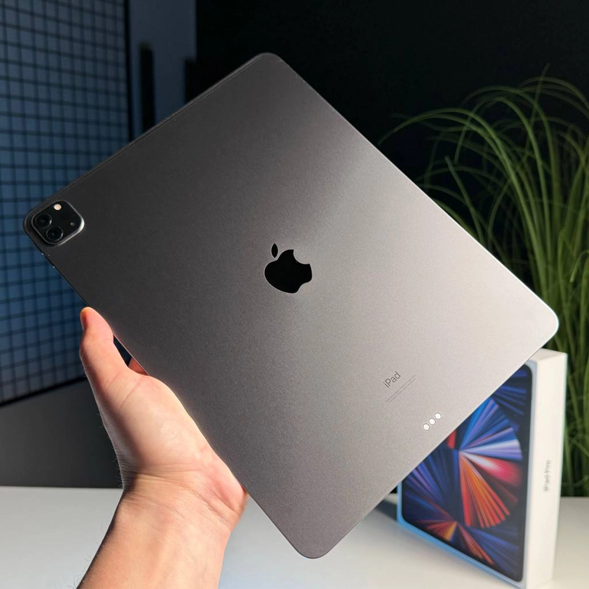 ВЖИВАНИЙ Б/У iPad Pro 12.9" 2021 Wi-Fi 128GB Space Gray (MHNF3) - Состояние: хороший | Аккумулятор: 80% | Комплектация: полный | Гарантія: 3 мес.