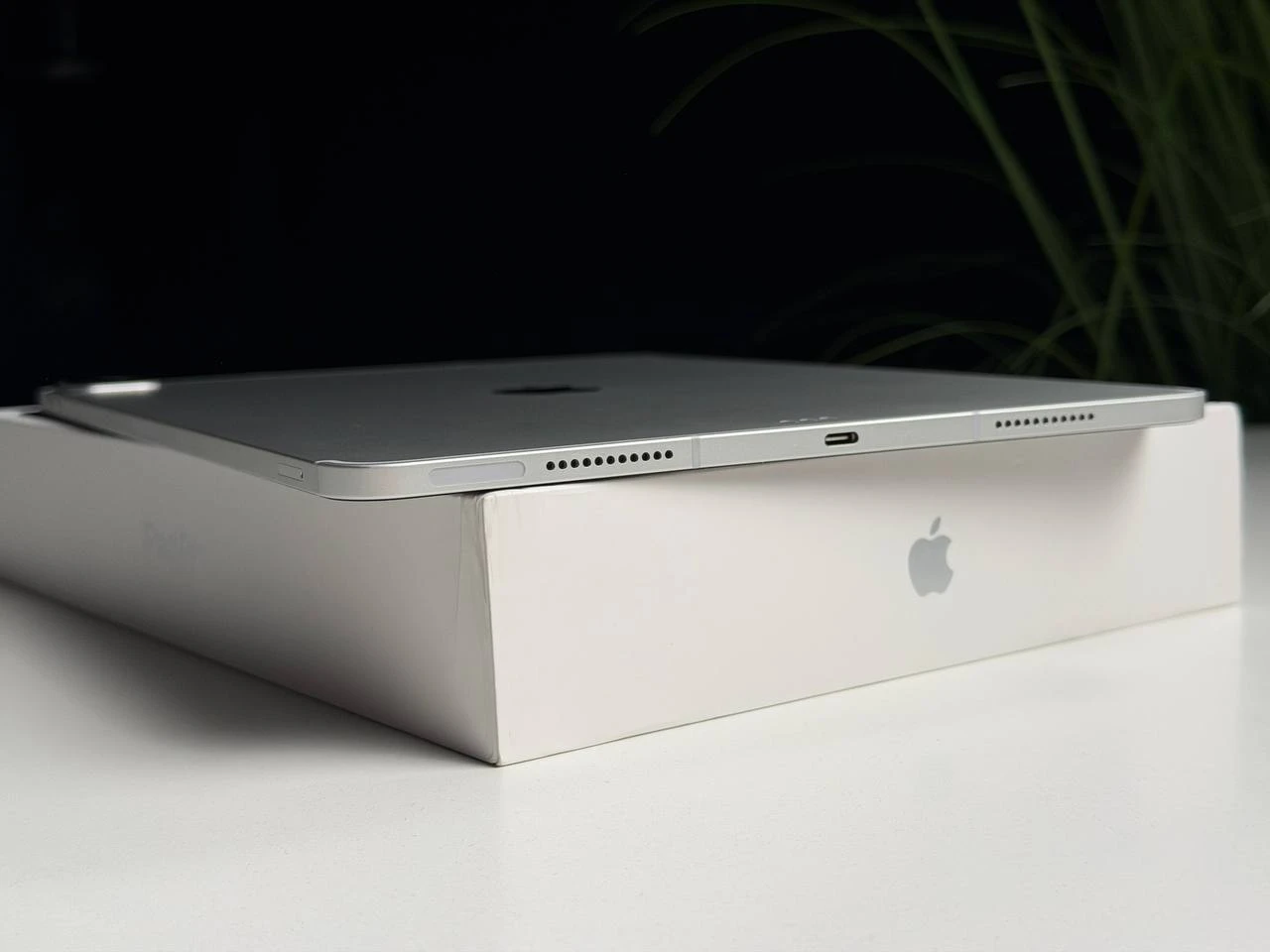 ВЖИВАНИЙ Б/У iPad Pro 12.9" 2021 Wi-Fi + Cellular 128GB Silver (MHNT3, MHR53) - Состояние: хороший | Аккумулятор: 95% | Комплектация: полный | Гарантия: 3 мес.