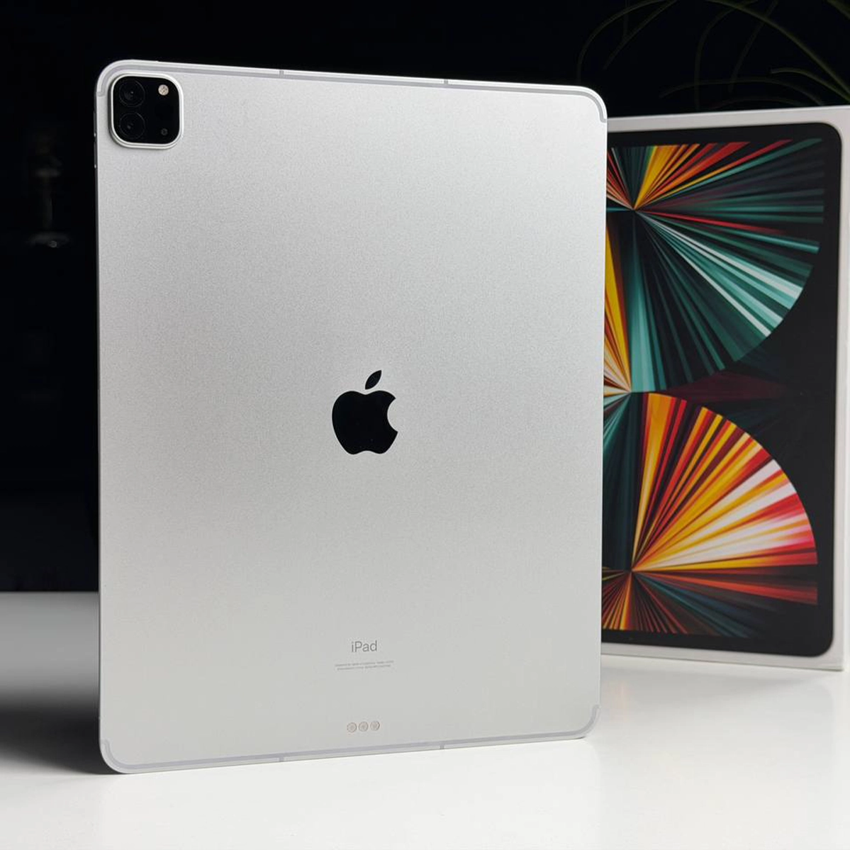 ВЖИВАНИЙ Б/У iPad Pro 12.9" 2021 Wi-Fi + Cellular 128GB Silver (MHNT3, MHR53) - Состояние: хороший | Аккумулятор: 95% | Комплектация: полный | Гарантия: 3 мес.