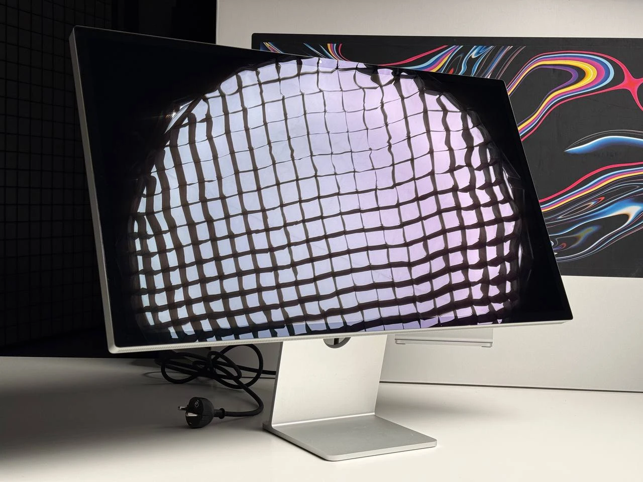 ВЖИВАНИЙ Б/У Монитор Apple Studio Display with Tilt Adjustable Stand [Standard Glass] (MK0U3, MYJG3) - Состояние: хороший | Комплектация: полный | Гарантия: 3 мес.