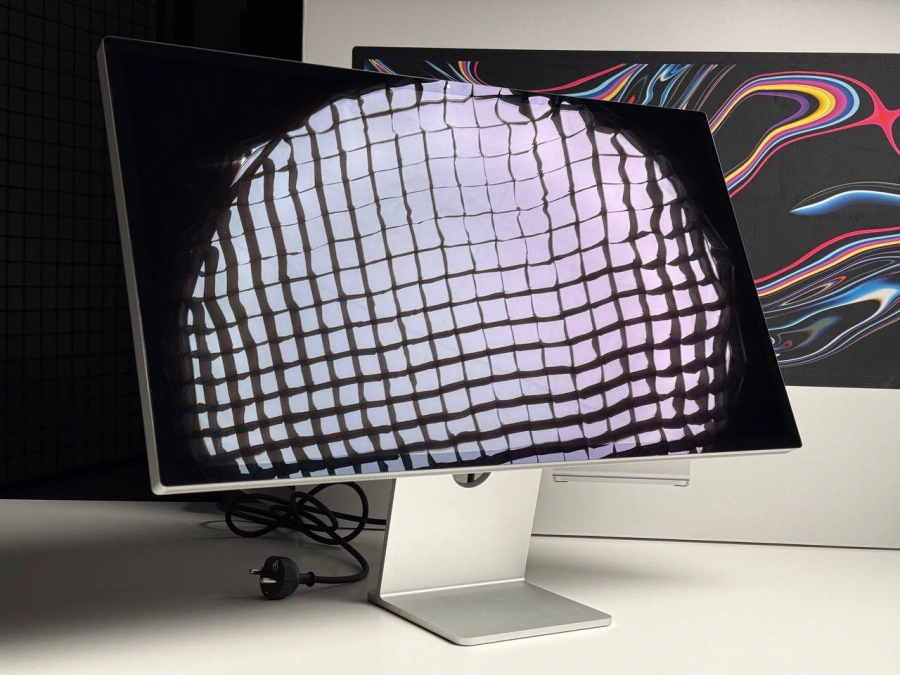ВЖИВАНИЙ Б/У Монітор Apple Studio Display with Tilt Adjustable Stand [Standard Glass] (MK0U3, MYJG3) - Стан: гарний | Комплектація: повний | Гарантія: 3 міс.