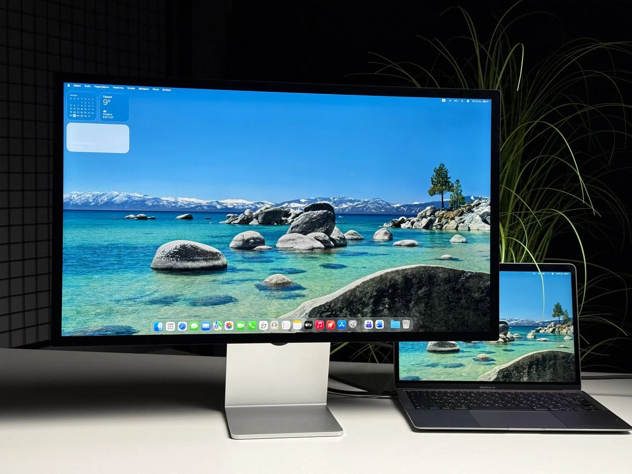 ВЖИВАНИЙ Б/У Монитор Apple Studio Display with Tilt Adjustable Stand [Standard Glass] (MK0U3, MYJG3) - Состояние: хороший | Комплектация: полный | Гарантия: 3 мес.