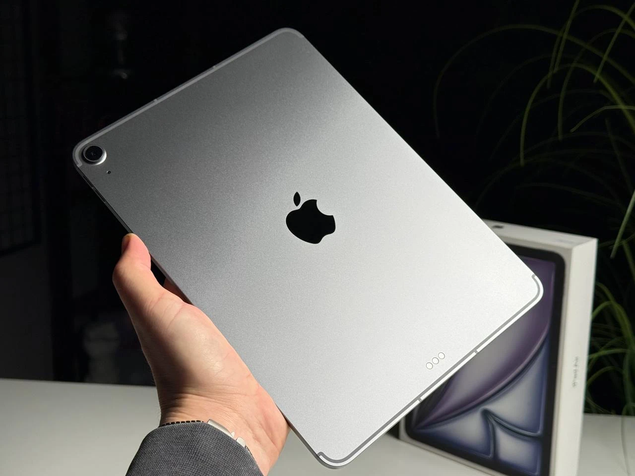 ВИТРИННЫЙ Планшет Apple iPad Air 11'' M3 2025 Wi-Fi + Cellular 256GB Space Gray (MCG04) - Состояние: идеальный | Аккумулятор: 100% | Комплектация: полный | Гарантия: 3 мес.