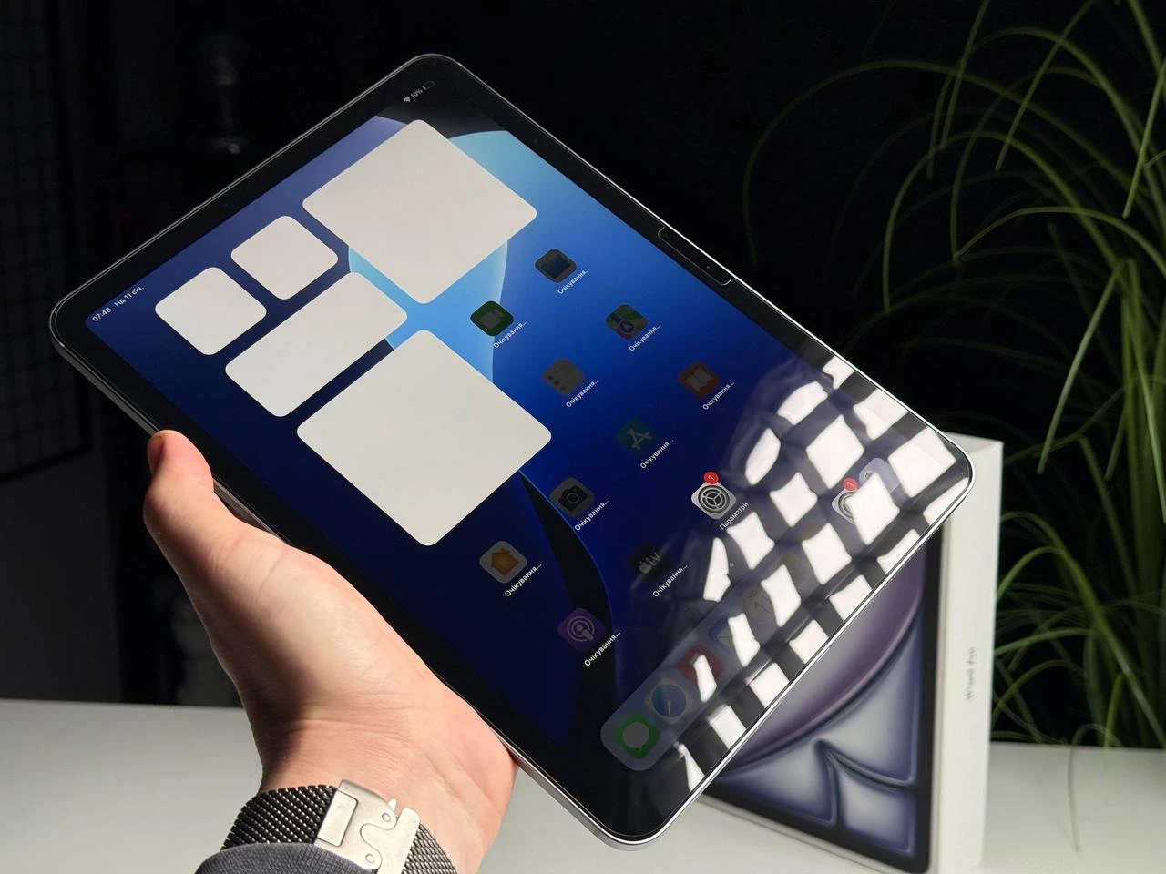 ВИТРИННЫЙ Планшет Apple iPad Air 11'' M3 2025 Wi-Fi + Cellular 256GB Space Gray (MCG04) - Состояние: идеальный | Аккумулятор: 100% | Комплектация: полный | Гарантия: 3 мес.