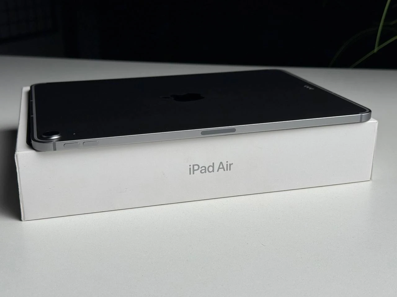 ВИТРИННЫЙ Планшет Apple iPad Air 11'' M3 2025 Wi-Fi + Cellular 256GB Space Gray (MCG04) - Состояние: идеальный | Аккумулятор: 100% | Комплектация: полный | Гарантия: 3 мес.