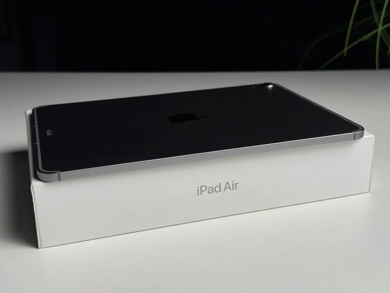 ВИТРИННЫЙ Планшет Apple iPad Air 11'' M3 2025 Wi-Fi + Cellular 256GB Space Gray (MCG04) - Состояние: идеальный | Аккумулятор: 100% | Комплектация: полный | Гарантия: 3 мес.