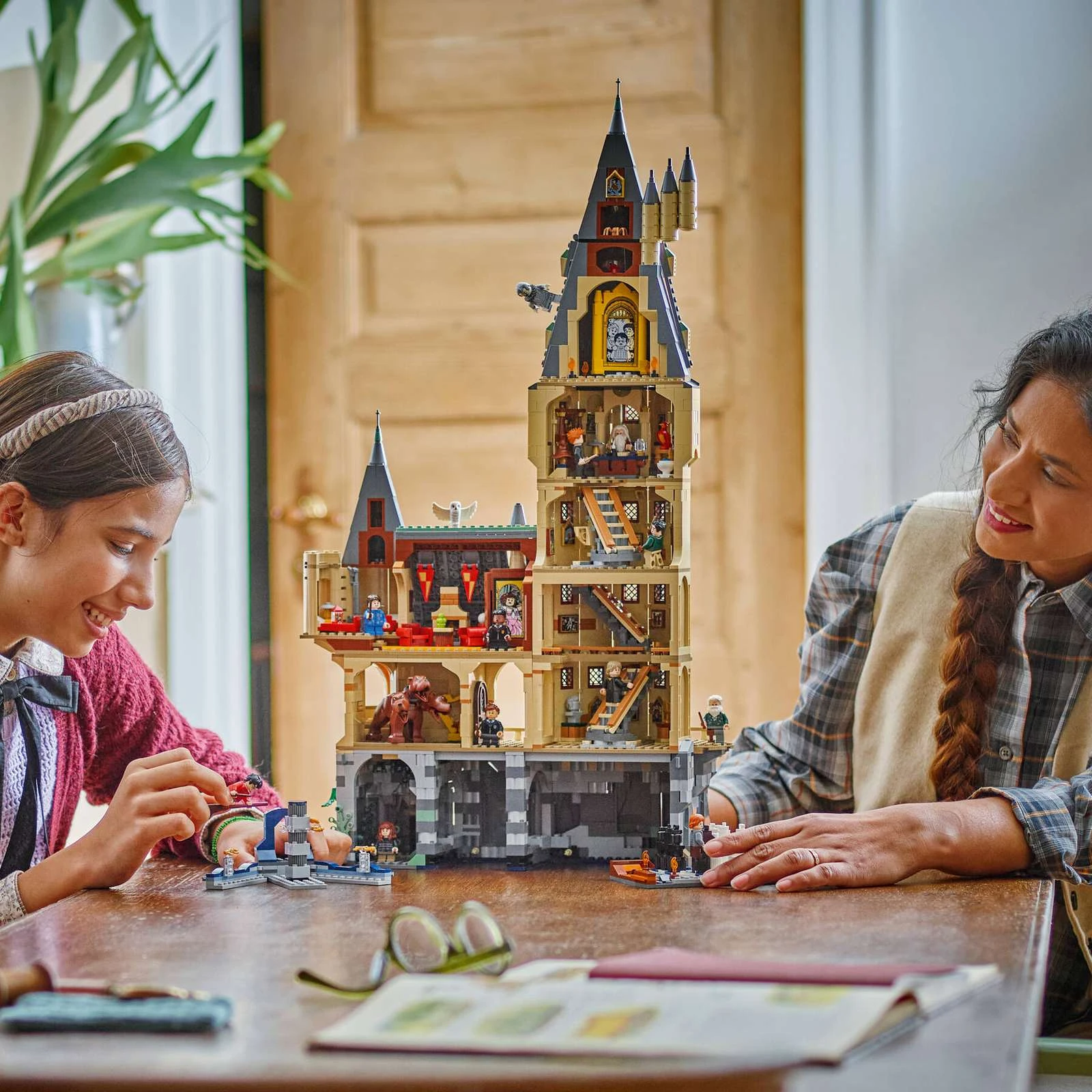 Блоковый конструктор LEGO Harry Potter Замок Хогвартс: главная башня (76454)