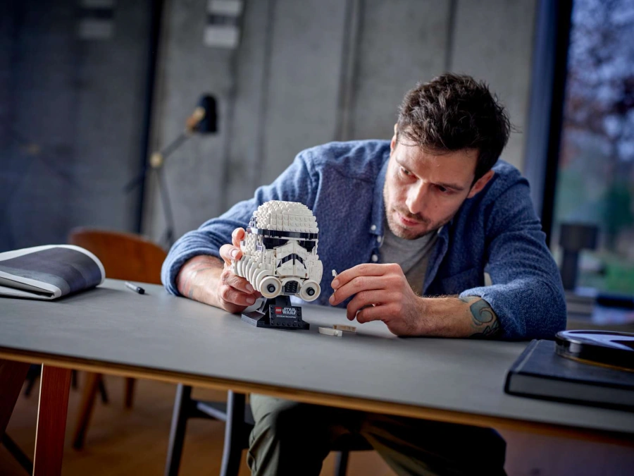 Блоковый конструктор LEGO Star Wars Шлем штурмовика (75276)