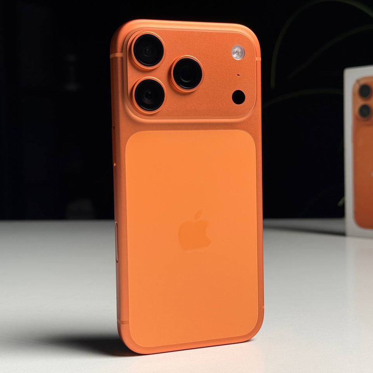 OPEN BOX Apple iPhone 17 Pro 1TB eSim Cosmic Orange (MG7T4, MG8E4) - Стан: новий, відкрита коробка | Акумулятор: 100% | Комплектація: повний | Гарантія: 3 міс.