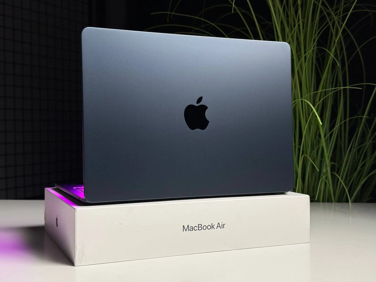OPEN BOX MacBook Air 13" 2025 M4/10CPU/10GPU/24GB/512GB Midnight (MC6C4) - Состояние: идеальное | Аккумулятор: 100% | Комплектация: полный | Гарантия: 3 мес.