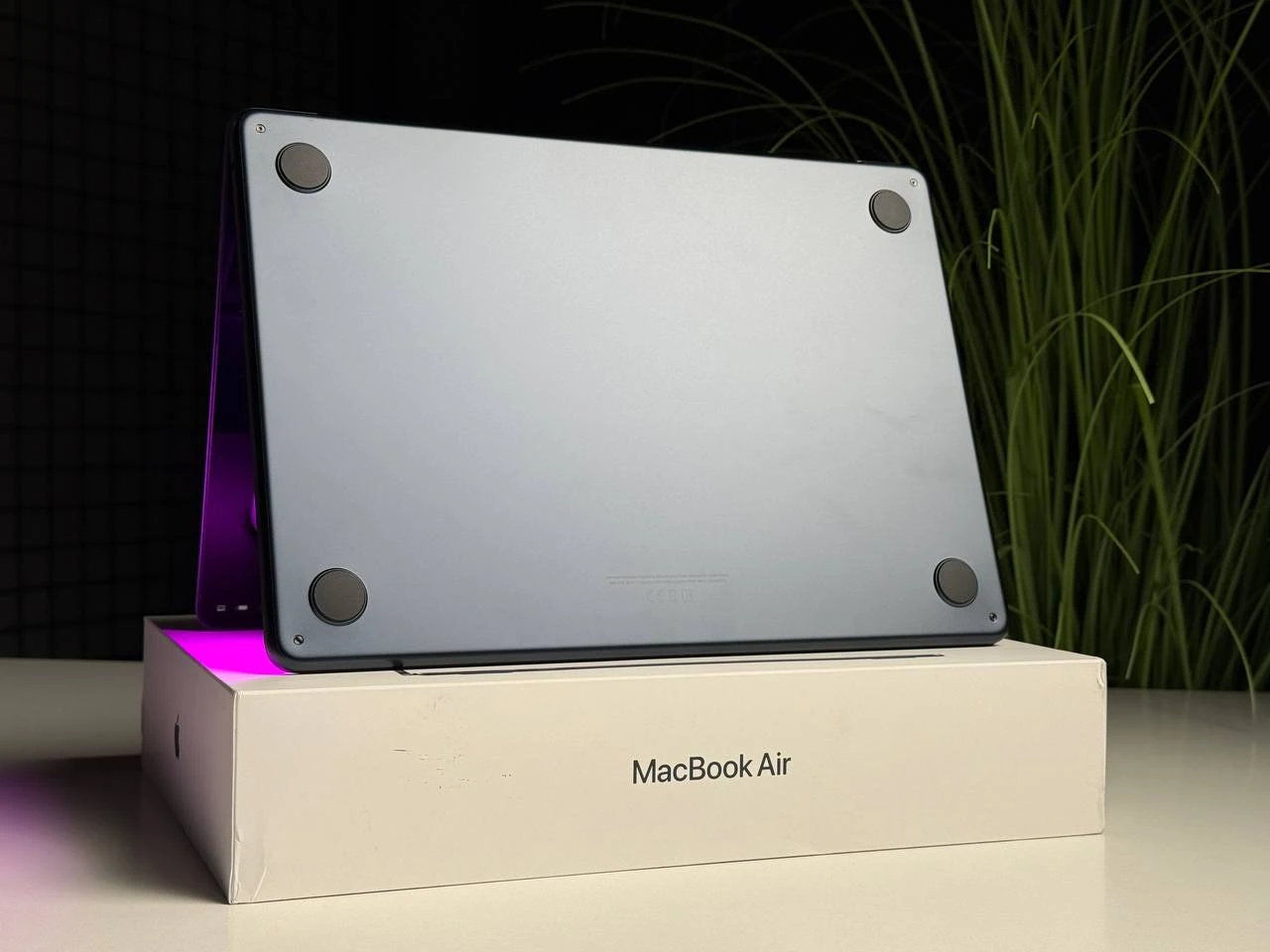 OPEN BOX MacBook Air 13" 2025 M4/10CPU/10GPU/24GB/512GB Midnight (MC6C4) - Состояние: идеальное | Аккумулятор: 100% | Комплектация: полный | Гарантия: 3 мес.