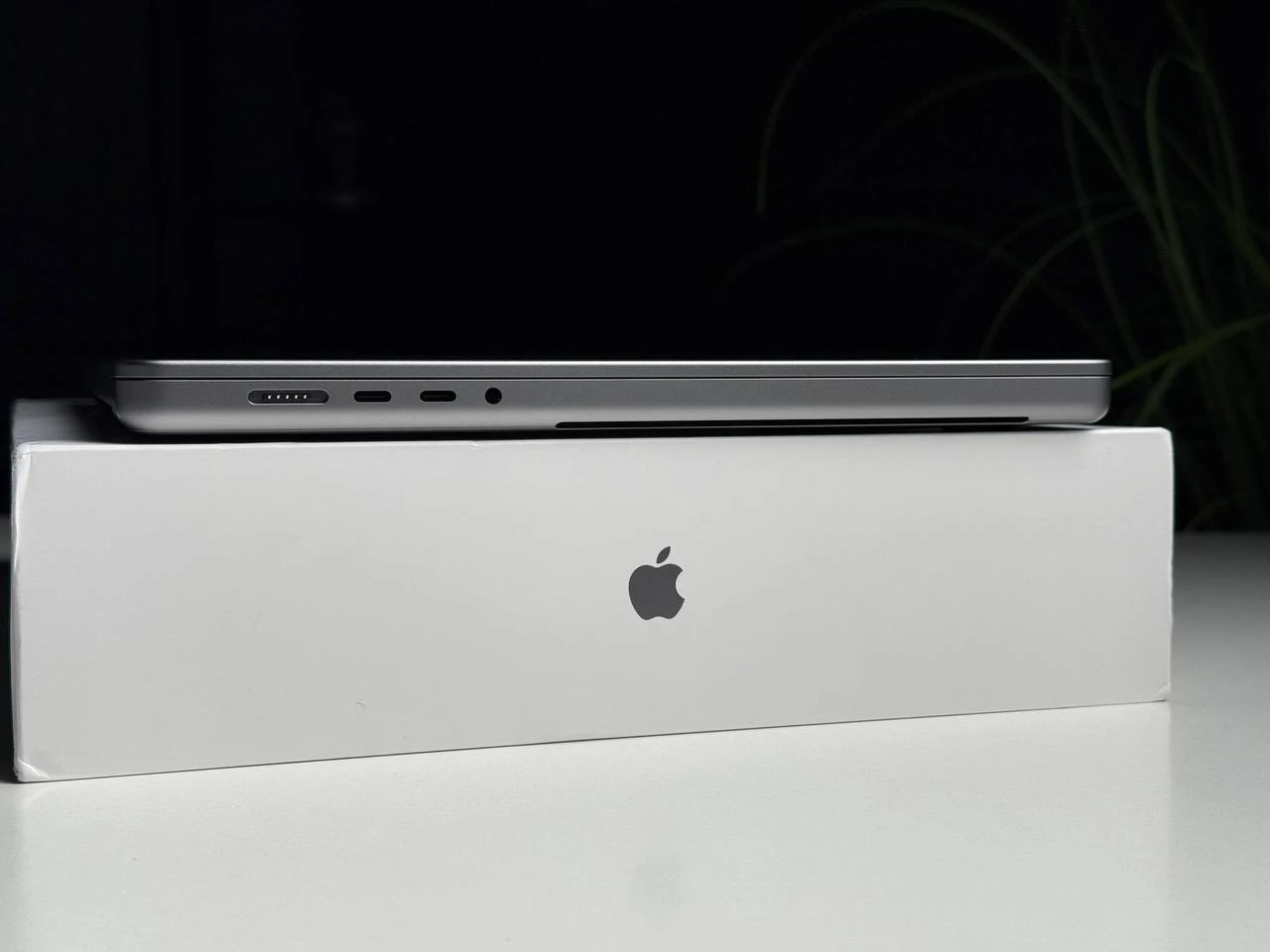OPEN BOX MacBook Pro 16" M1 Pro/16GB/512GB Space Gray (MK183) - Стан: гарний | Акумулятор: 100% | Комплектація: повний | Гарантія: 3 міс.