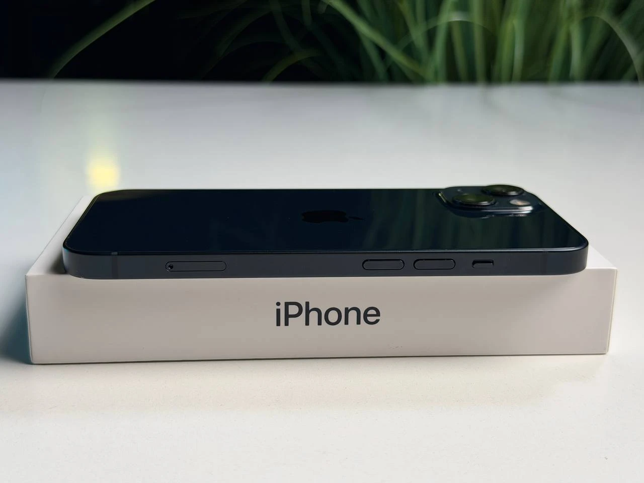 ВЖИВАНИЙ Б/У Apple iPhone 13 128GB Midnight (MLML3, MLPF3) - Стан: гарний | Акумулятор: 100% | Комплектація: повний | Гарантія: 3 міс.