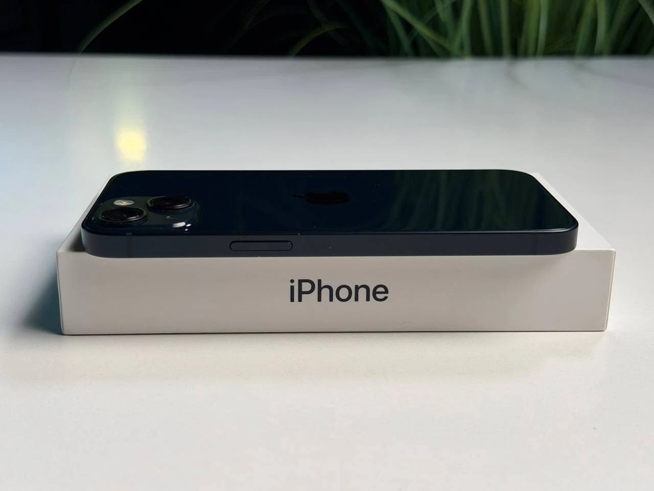 ВЖИВАНИЙ Б/У Apple iPhone 13 128GB Midnight (MLML3, MLPF3) - Стан: гарний | Акумулятор: 100% | Комплектація: повний | Гарантія: 3 міс.