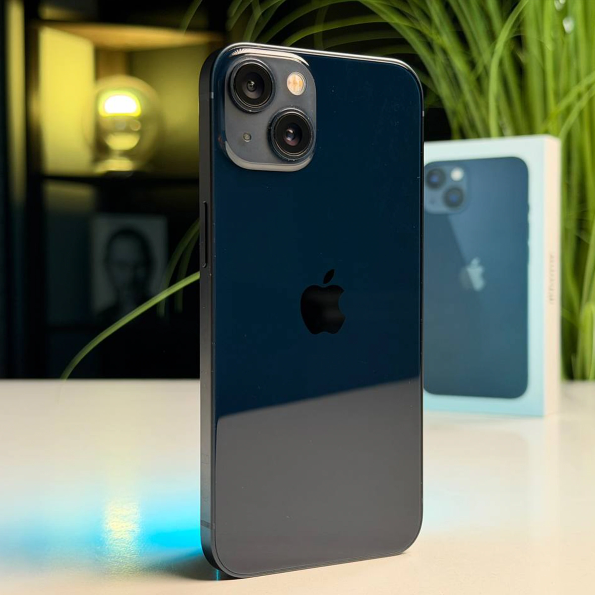 ВЖИВАНИЙ Б/У Apple iPhone 13 128GB Midnight (MLML3, MLPF3) - Стан: гарний | Акумулятор: 100% | Комплектація: повний | Гарантія: 3 міс.