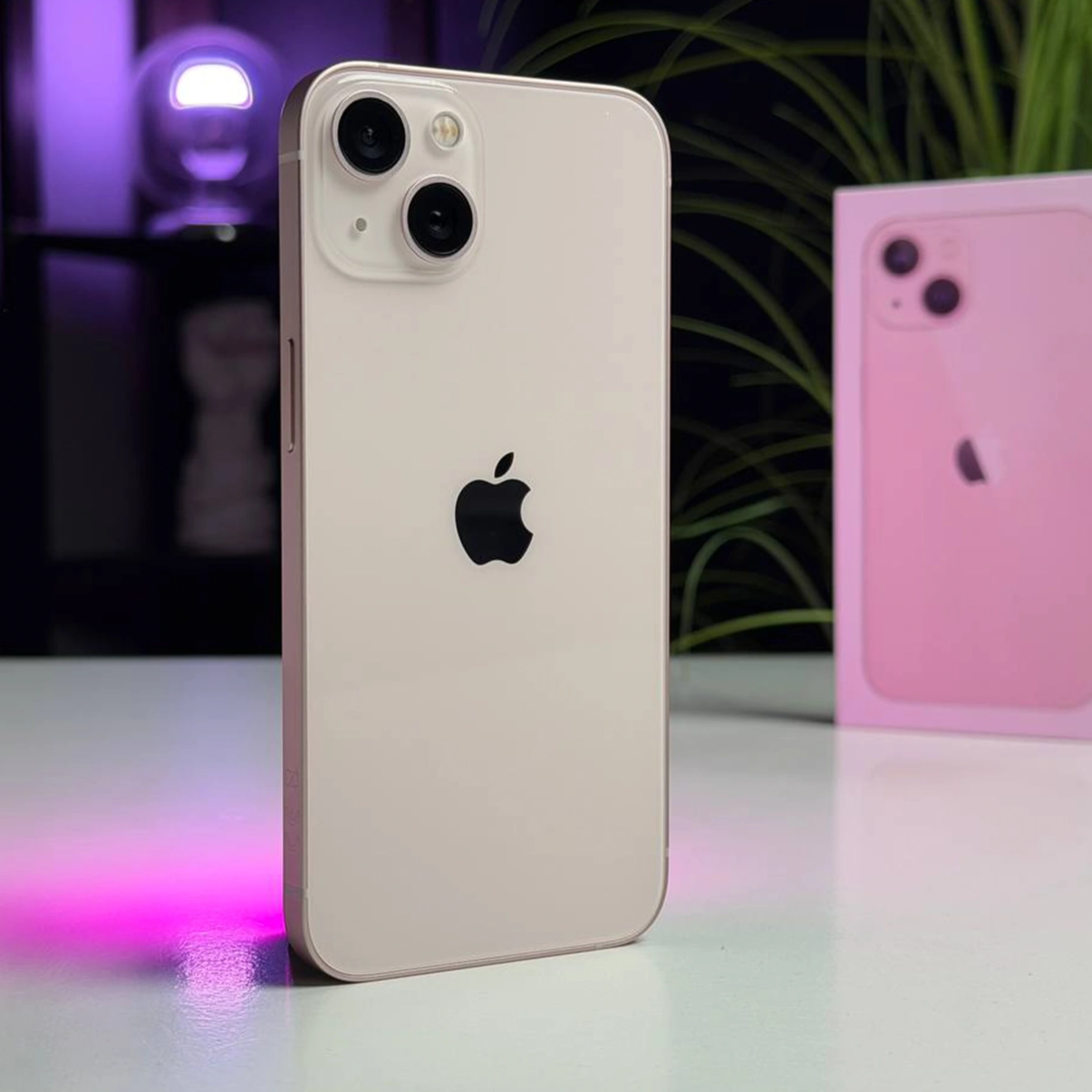 ВЖИВАНИЙ Б/У Apple iPhone 13 256GB Pink (MLMY3, MLQ83) - Состояние: идеальное | Аккумулятор: 95% | Комплектация: полный | Гарантия: 3 мес.