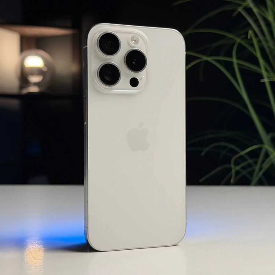 ВЖИВАНИЙ Б/У Apple iPhone 15 Pro 256GB White Titanium (MTV43) - Состояние: хорошее | Аккумулятор: 100% | Комплектация: iPhone, кабель | Гарантия: 3 мес.