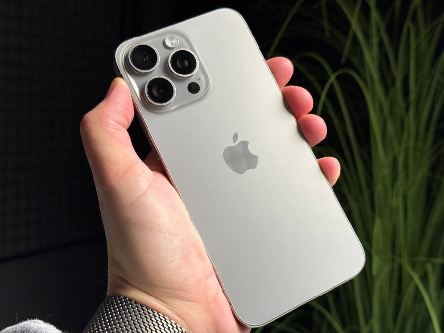 ВЖИВАНИЙ Б/У Apple iPhone 15 Pro Max 256GB Natural Titanium (MU793) - Стан: задовільний | Акумулятор: 87% | Комплектація: iPhone, кабель | Гарантія: 3 міс.