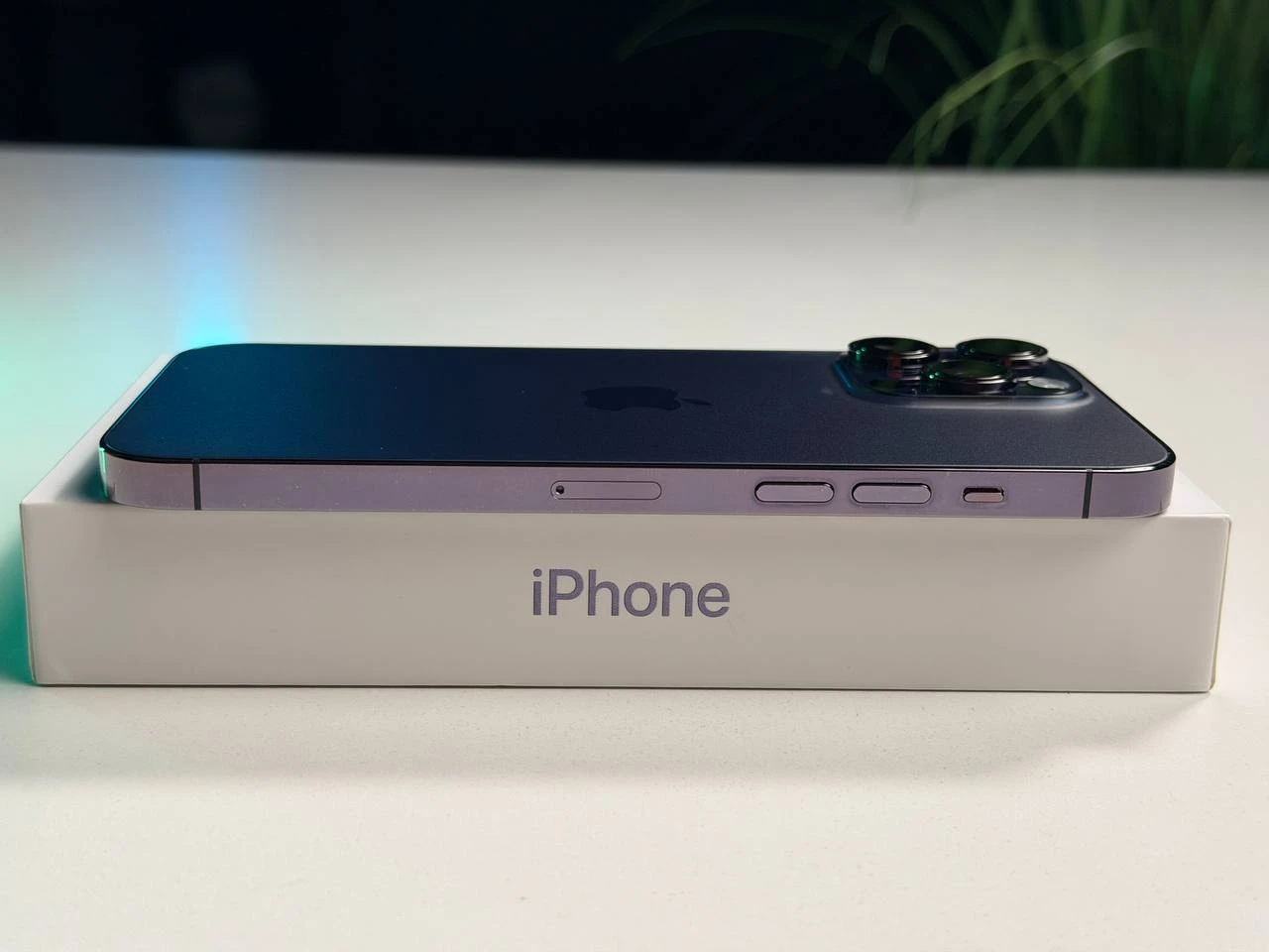 ВЖИВАНИЙ Б/У Apple iPhone 14 Pro Max 256GB Deep Purple (MQ9X3) - Состояние: хороший | Аккумулятор: 100% | Комплектация: полный | Гарантія: 3 мес.