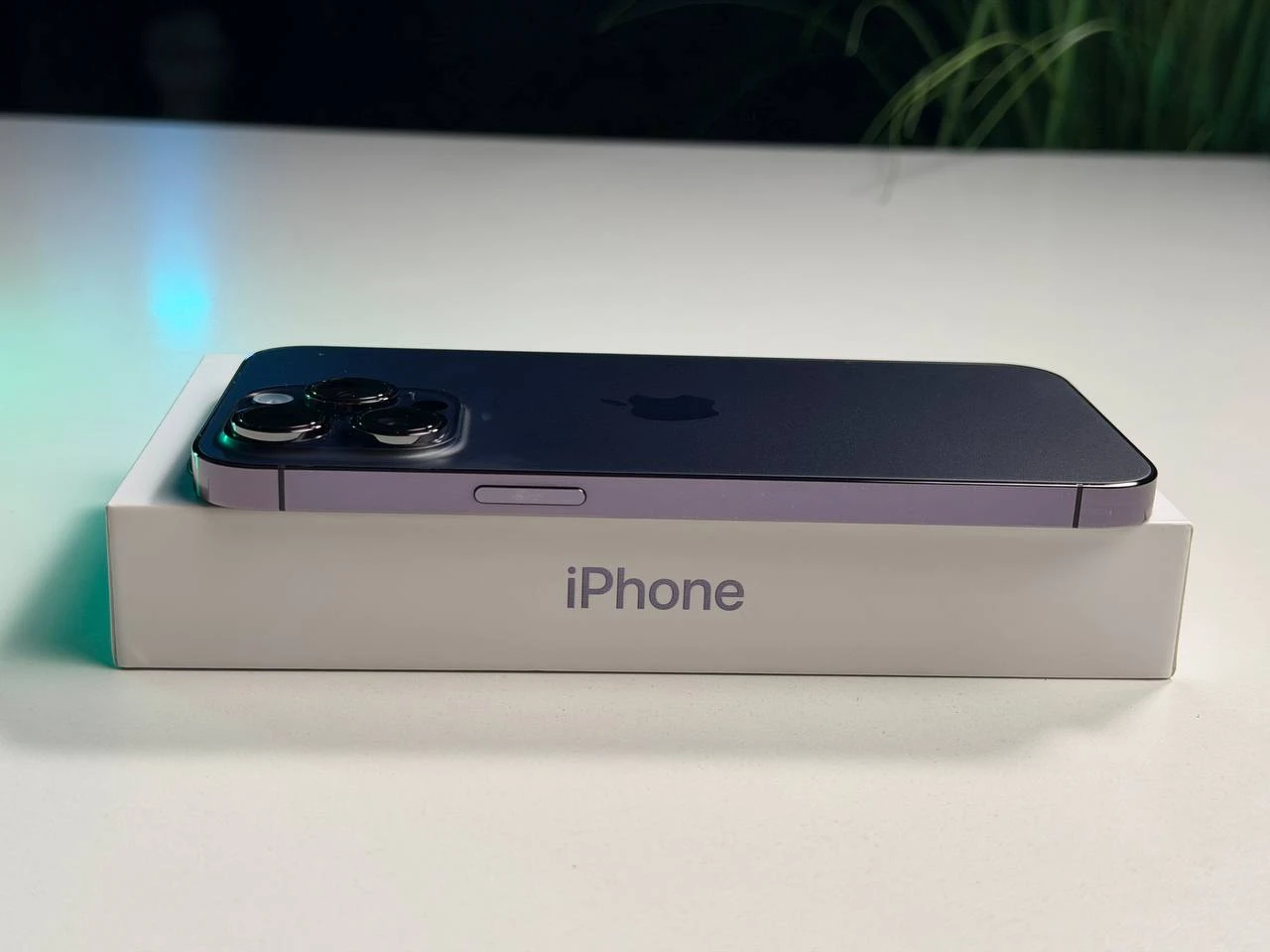 ВЖИВАНИЙ Б/У Apple iPhone 14 Pro Max 256GB Deep Purple (MQ9X3) - Состояние: хороший | Аккумулятор: 100% | Комплектация: полный | Гарантія: 3 мес.