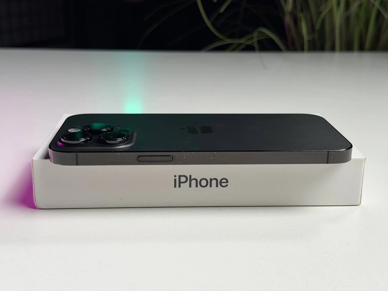 ВЖИВАНИЙ Б/У Apple iPhone 14 Pro Max 256GB Space Black (MQ9U3) - Состояние: хороший | Аккумулятор: 100% | Комплектация: полный | Гарантия: 3 мес.