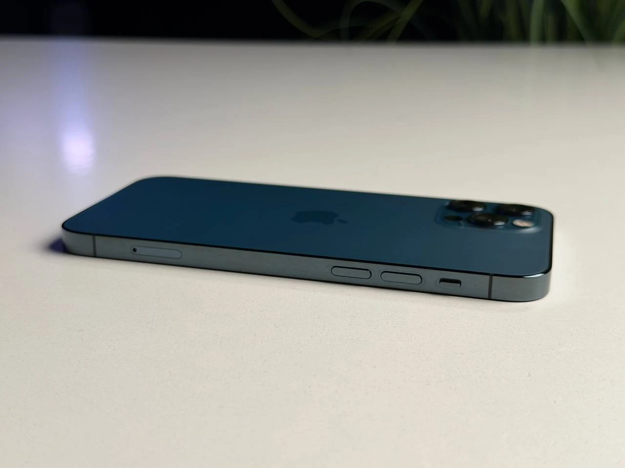 ВЖИВАНИЙ Б/У Apple iPhone 12 Pro 512GB Pacific Blue (MGM43, MGMX3) - Состояние: хороший | Аккумулятор: 100% | Комплектация: iPhone, кабель | Гарантия: 3 мес.