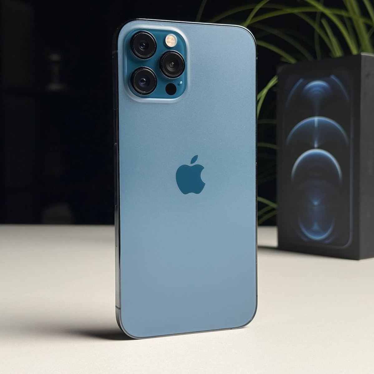 ВЖИВАНИЙ Б/У Apple iPhone 12 Pro Max 256GB Pacific Blue (MGCN3, MGDF3) - Состояние: хороший | Аккумулятор: 100% | Комплектация: полный | Гарантия: 3 мес.