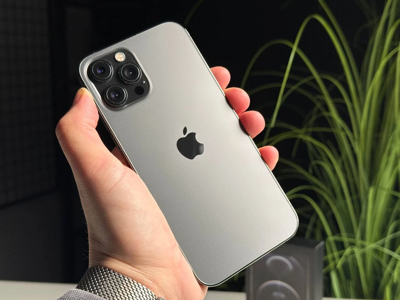 ВЖИВАНИЙ Б/У Apple iPhone 12 Pro Max 512GB Graphite (MGCP3, MGDG3) - Состояние: хороший | Аккумулятор: 100% | Комплектация: полный | Гарантия: 3 мес.