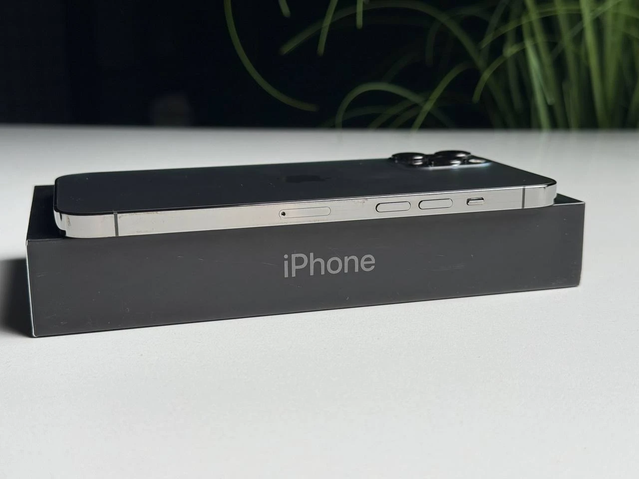 ВЖИВАНИЙ Б/У Apple iPhone 12 Pro Max 512GB Graphite (MGCP3, MGDG3) - Состояние: хороший | Аккумулятор: 100% | Комплектация: полный | Гарантия: 3 мес.