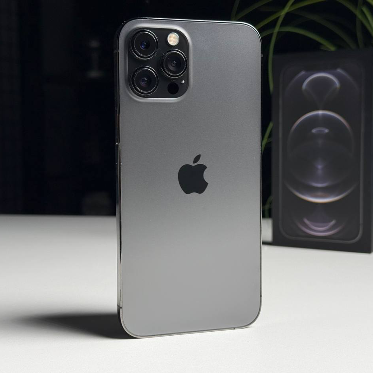 ВЖИВАНИЙ Б/У Apple iPhone 12 Pro Max 512GB Graphite (MGCP3, MGDG3) - Состояние: хороший | Аккумулятор: 100% | Комплектация: полный | Гарантия: 3 мес.