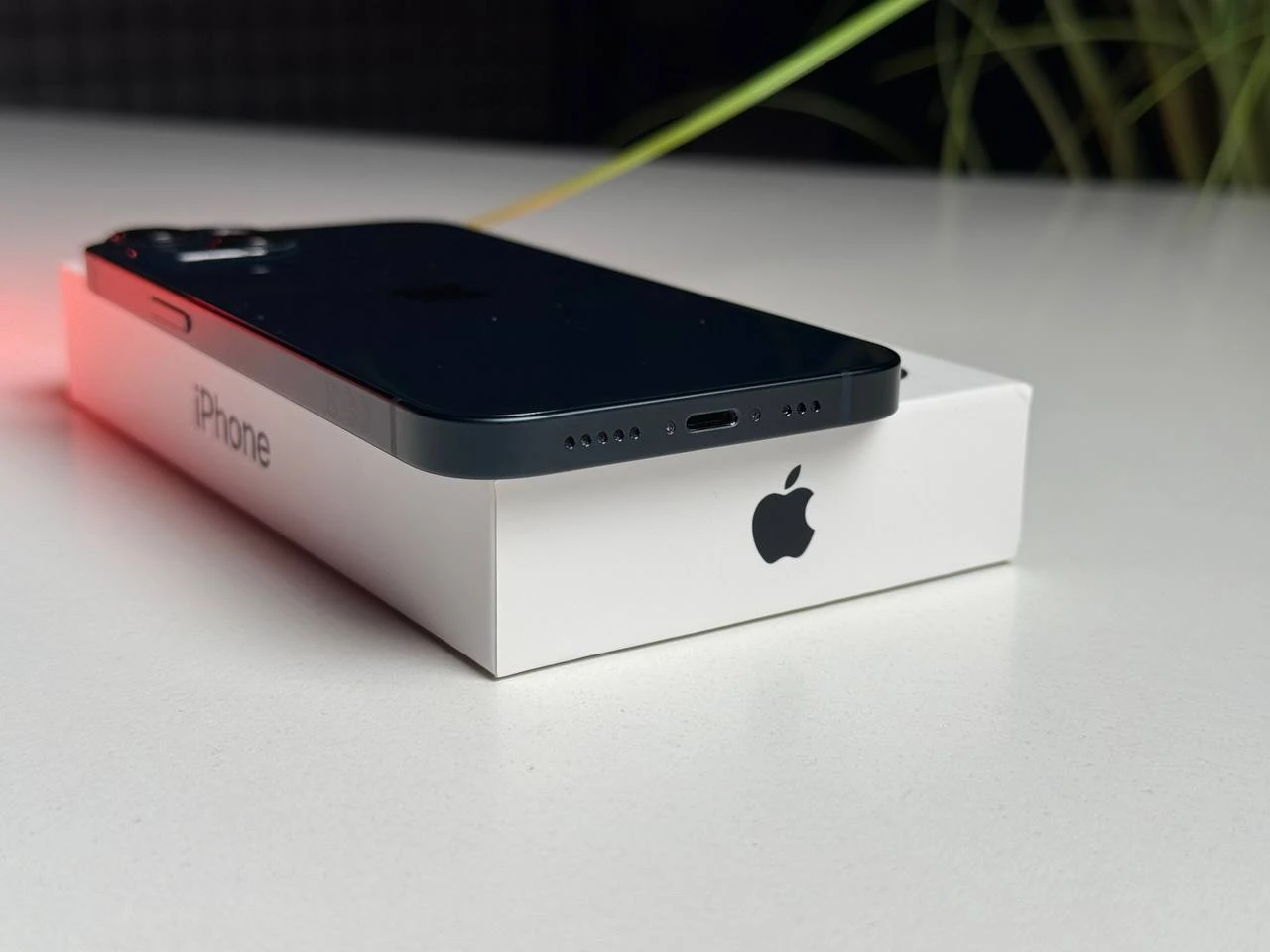 ВЖИВАНИЙ Б/У Apple iPhone 13 128GB Midnight (MLML3, MLPF3) - Состояние: хороший | Аккумулятор: 87% | Комплектация: полный | Гарантия: 3 мес.