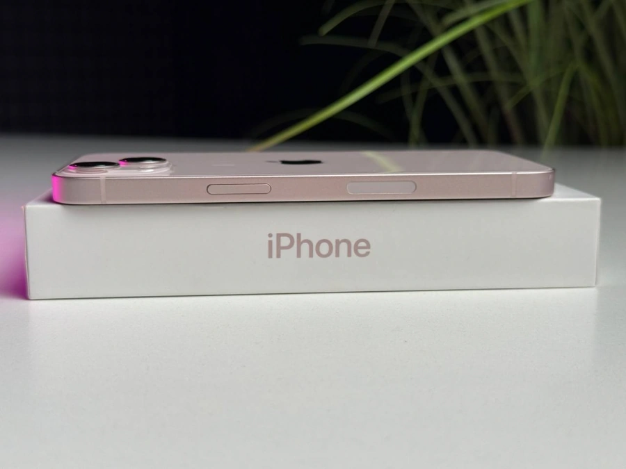 ВЖИВАНИЙ Б/У Apple iPhone 13 128GB Pink (MLMN3, MLPH3) - Состояние: хороший | Аккумулятор: 100% | Комплектация: полный | Гарантия: 3 мес.