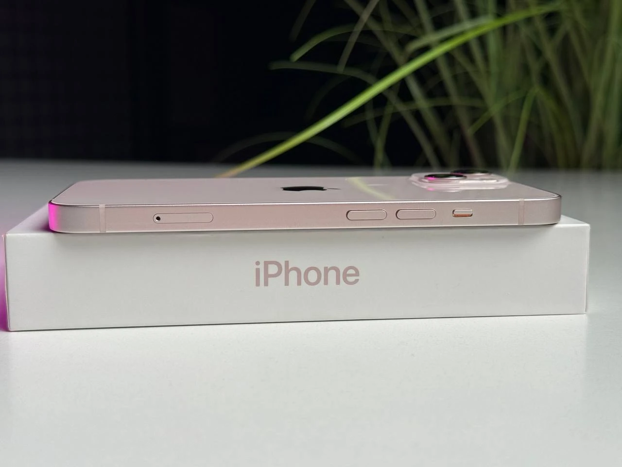 ВЖИВАНИЙ Б/У Apple iPhone 13 128GB Pink (MLMN3, MLPH3) - Состояние: хороший | Аккумулятор: 100% | Комплектация: полный | Гарантия: 3 мес.