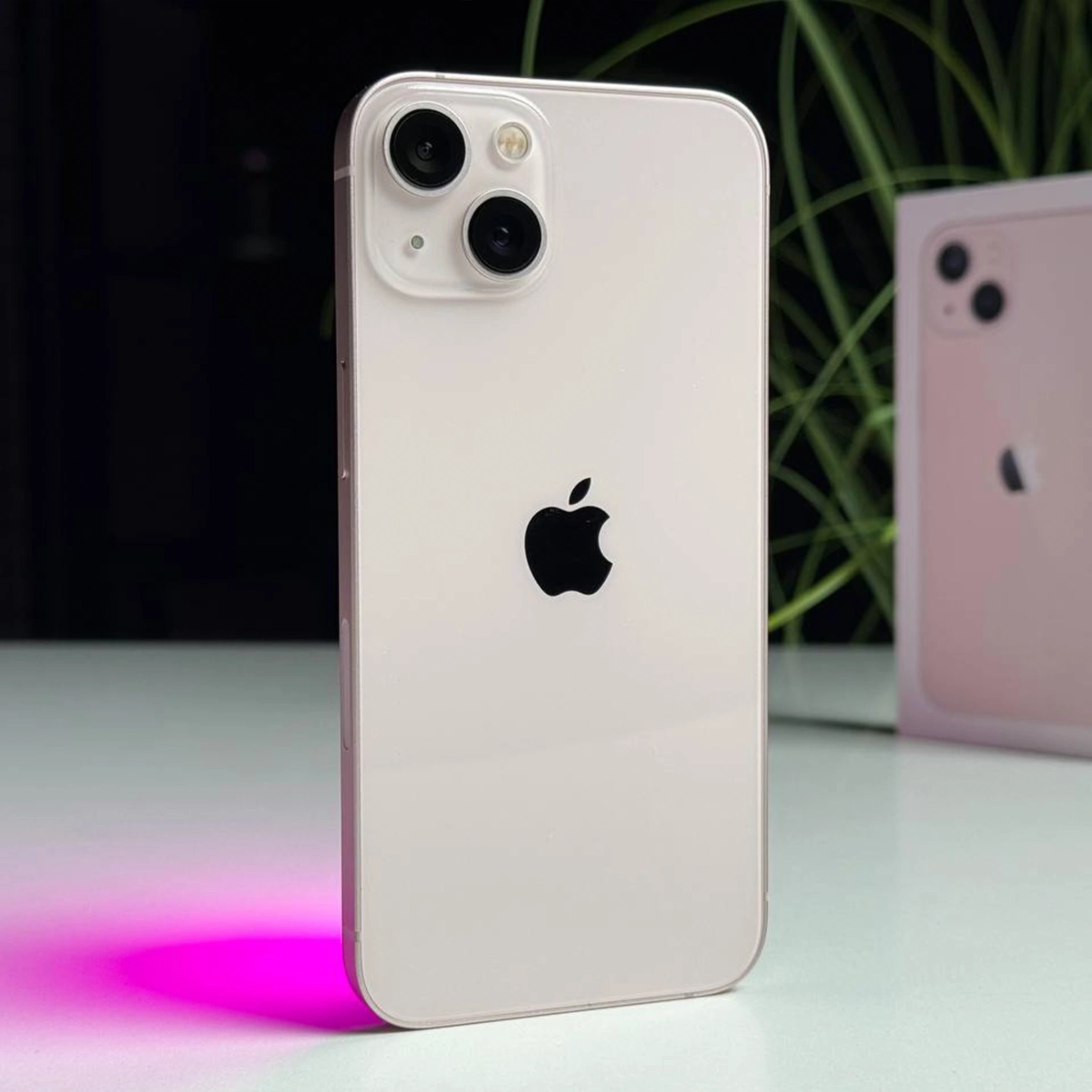 ВЖИВАНИЙ Б/У Apple iPhone 13 128GB Pink (MLMN3, MLPH3) - Состояние: хороший | Аккумулятор: 100% | Комплектация: полный | Гарантия: 3 мес.