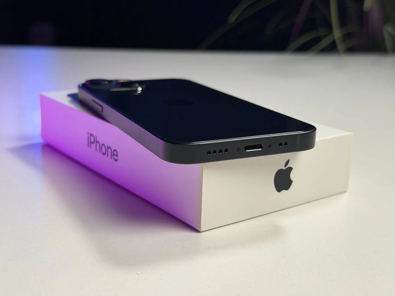 ВЖИВАНИЙ Б/У Apple iPhone 13 Mini 128GB Midnight (MLHM3, MLK03) - Стан: гарний | Акумулятор: 100% | Комплектація: повний | Гарантія: 3 міс.