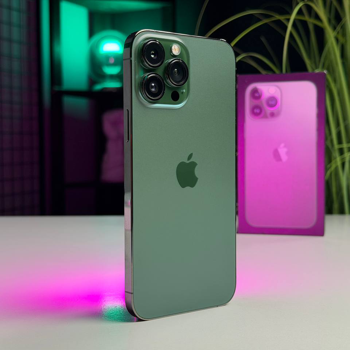 ВЖИВАНИЙ Б/У Apple iPhone 13 Pro Max 128GB Alpine Green (MNCP3, MNCY3) - Стан: гарний | Акумулятор: 100% | Комплектація: повний | Гарантія: 3 міс.