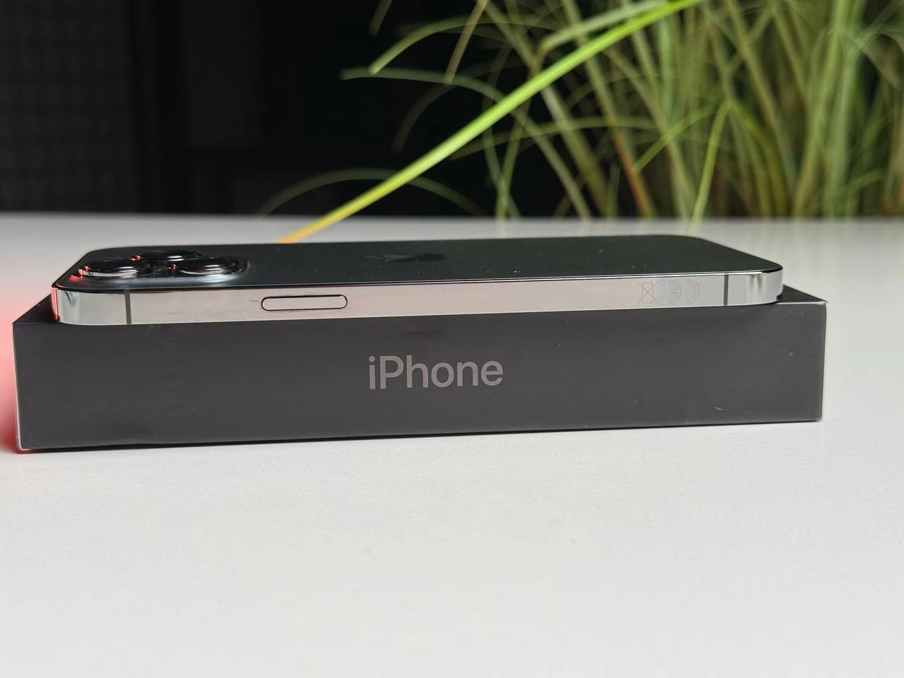 ВЖИВАНИЙ Б/У Apple iPhone 13 Pro Max 128GB Graphite (MLKL3, MLL63) - Состояние: хороший | Аккумулятор: 100% | Комплектация: полный | Гарантия: 3 мес.