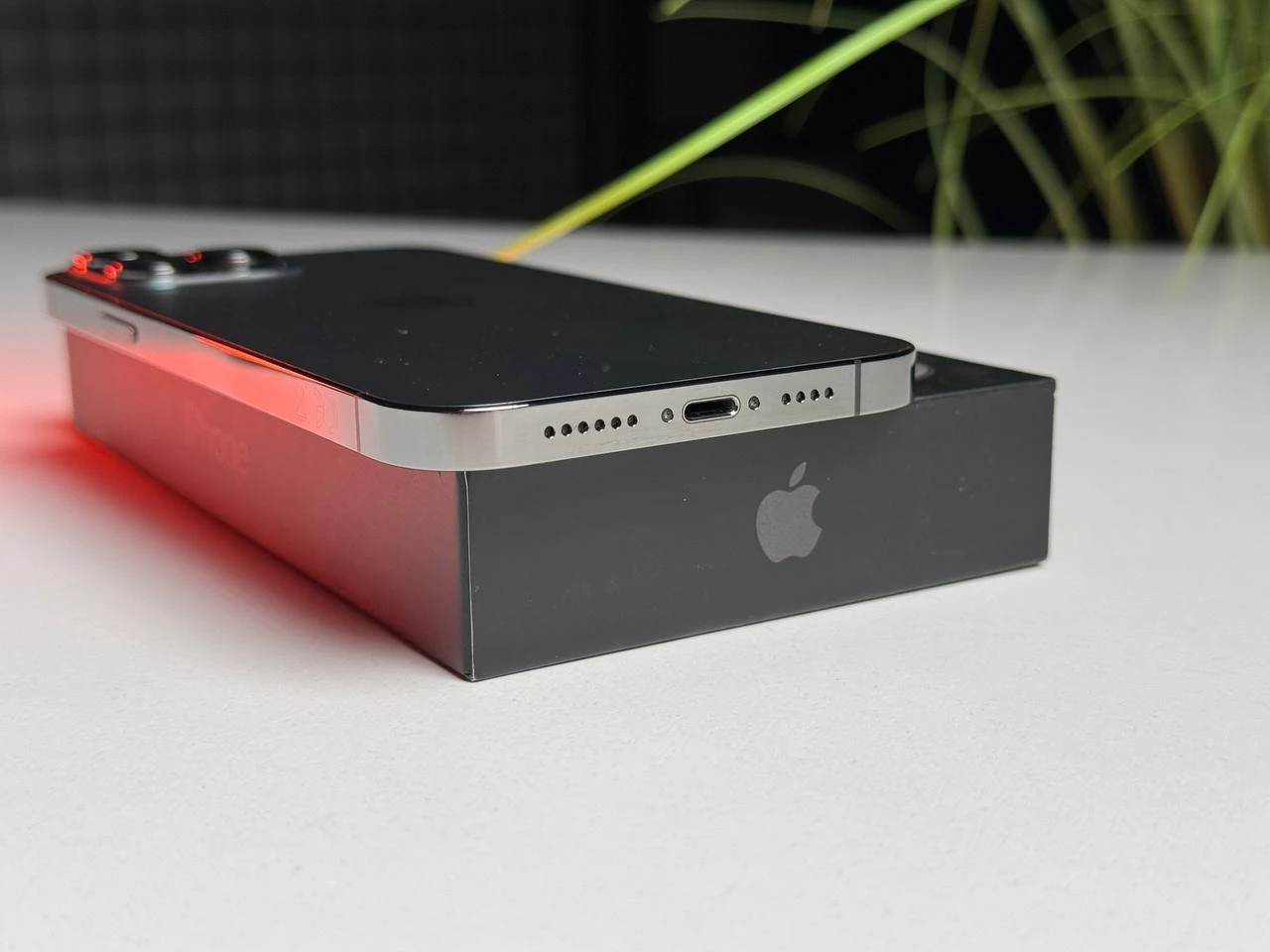 ВЖИВАНИЙ Б/У Apple iPhone 13 Pro Max 128GB Graphite (MLKL3, MLL63) - Состояние: хороший | Аккумулятор: 100% | Комплектация: полный | Гарантия: 3 мес.