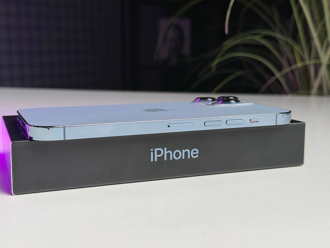 ВЖИВАНИЙ Б/У Apple iPhone 13 Pro Max 128GB Sierra Blue (MLKP3, MLL93) - Стан: гарний | Акумулятор: 88% | Комплектація: повний | Гарантія: 3 міс.