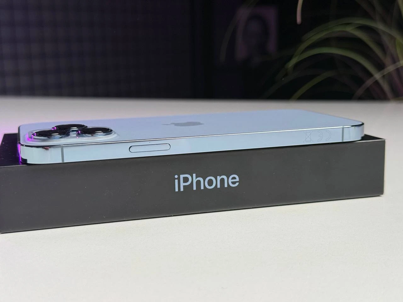 ВЖИВАНИЙ Б/У Apple iPhone 13 Pro Max 128GB Sierra Blue (MLKP3, MLL93) - Стан: гарний | Акумулятор: 88% | Комплектація: повний | Гарантія: 3 міс.