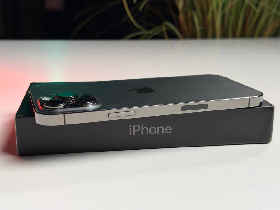 ВЖИВАНИЙ Б/У Apple iPhone 13 Pro Max 256GB Graphite (MLKR3, MLLA3) - Стан: гарний | Акумулятор: 100% | Комплектація: повний | Гарантія: 3 міс.