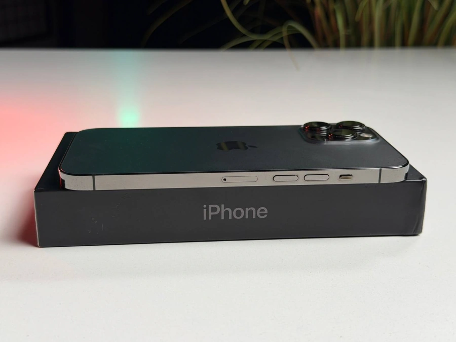 ВЖИВАНИЙ Б/У Apple iPhone 13 Pro Max 256GB Graphite (MLKR3, MLLA3) - Стан: гарний | Акумулятор: 100% | Комплектація: повний | Гарантія: 3 міс.