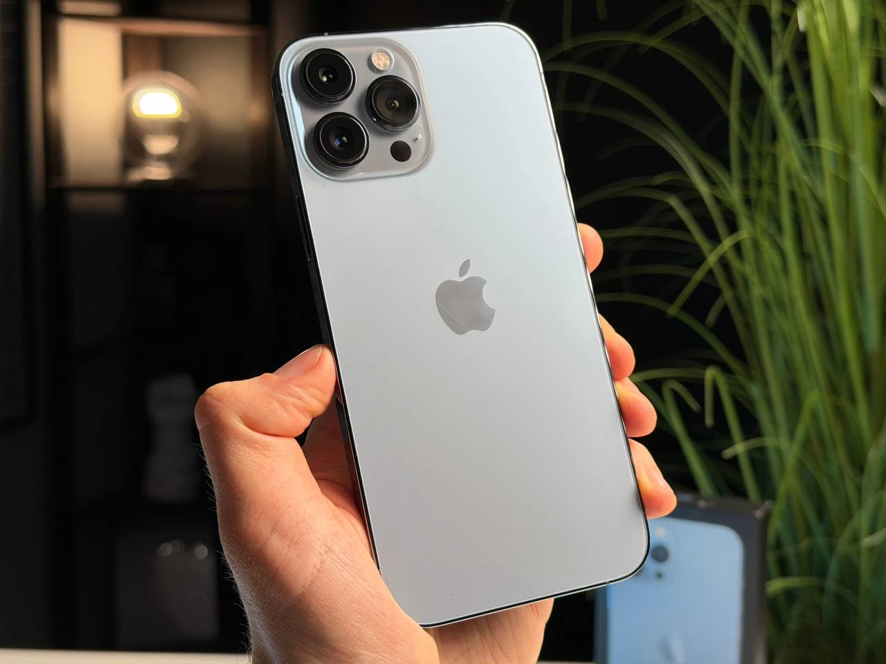 ВЖИВАНИЙ Б/У Apple iPhone 13 Pro Max 256GB Sierra Blue (MLKV3, MLLE3) - Стан: гарний | Акумулятор: 100% | Комплектація: повний | Гарантія: 3 міс.