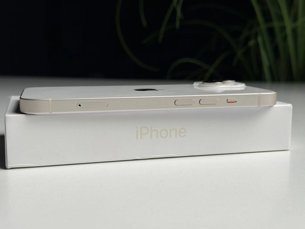 ВЖИВАНИЙ Б/У Apple iPhone 14 128GB Starlight (MPUR3) - Стан: гарний | Акумулятор: 100% | Комплектація: повний | Гарантія: 3 міс.